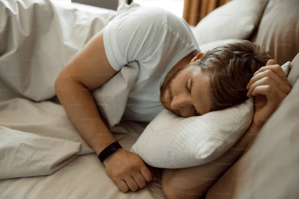 A man sleeping with Basniãƒâ€žã‚â ky na dobru noc